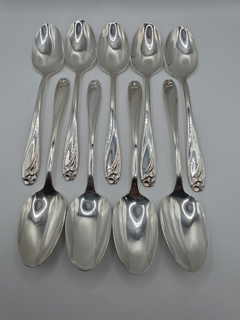 IS Daffodil Set of 9 Teaspoons Spoons 1847 Rogers Silverplate Vtg Flatware